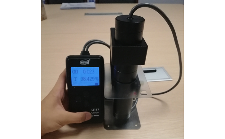 LS117透光率計檢測磨砂玻璃的透光率